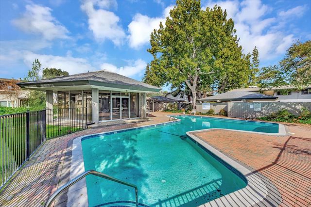 121 Buckingham Drive 25, Santa Clara, CA 95051