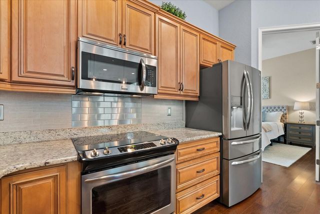 429 NOKOMIS AVENUE S, Venice, FL 34285