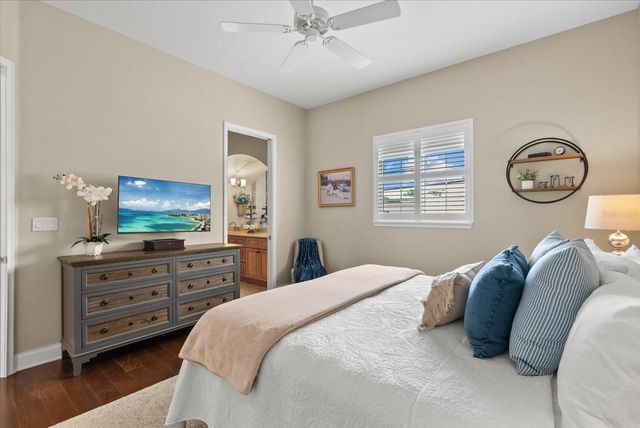 429 NOKOMIS AVENUE S, Venice, FL 34285