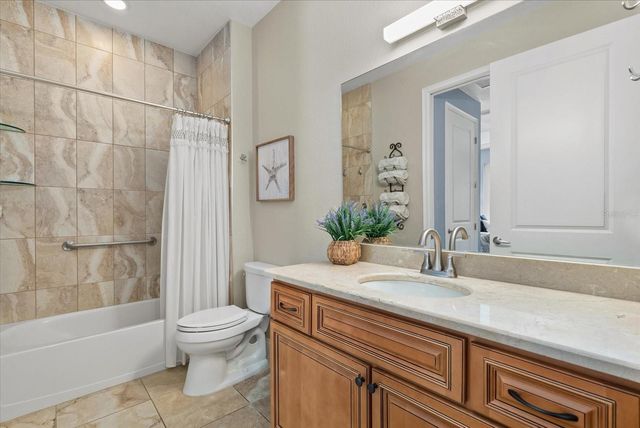 429 NOKOMIS AVENUE S, Venice, FL 34285