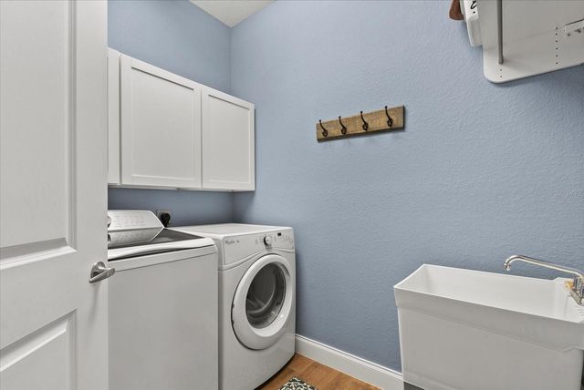 429 NOKOMIS AVENUE S, Venice, FL 34285