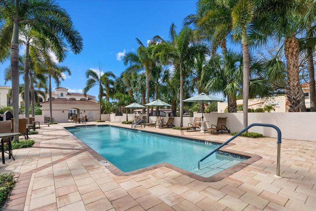 429 NOKOMIS AVENUE S, Venice, FL 34285