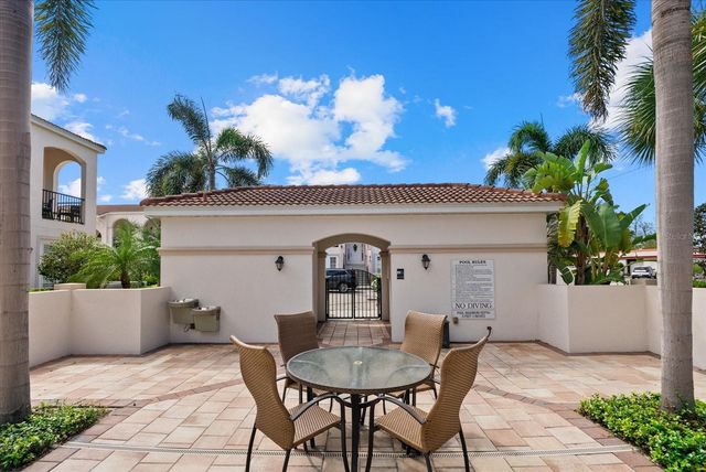 429 NOKOMIS AVENUE S, Venice, FL 34285