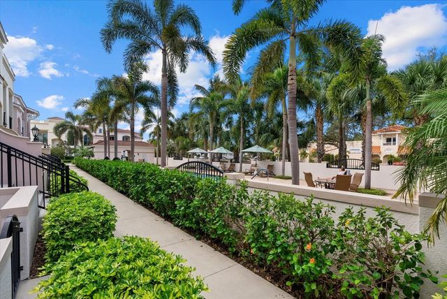 429 NOKOMIS AVENUE S, Venice, FL 34285