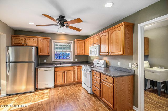 602 Bridgeview Drive, Perrysburg, OH 43551