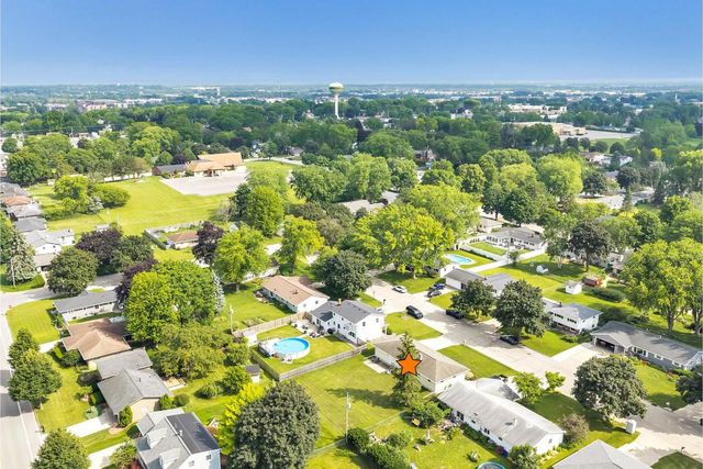 1172 ALICE DRIVE, Green Bay, WI 54304