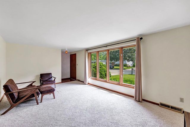 1172 ALICE DRIVE, Green Bay, WI 54304