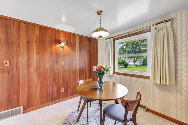 1172 ALICE DRIVE, Green Bay, WI 54304