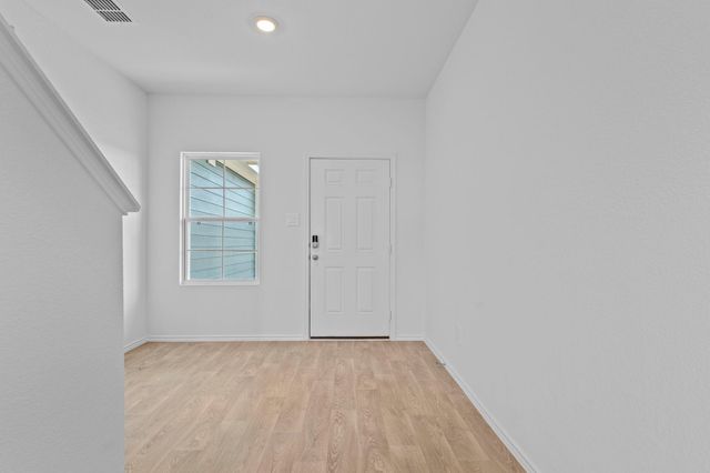 175 Arnold LOOP, Uhland, TX 78640