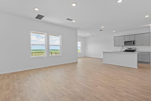 175 Arnold LOOP, Uhland, TX 78640