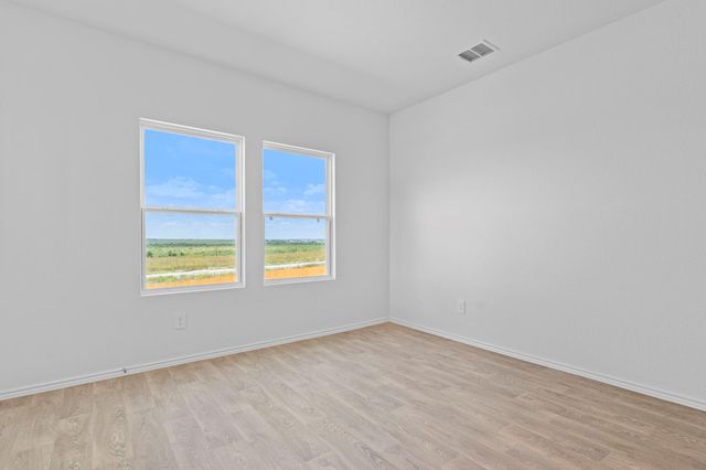 175 Arnold LOOP, Uhland, TX 78640