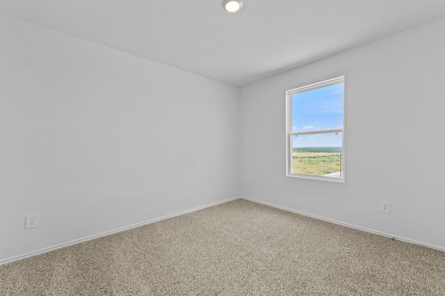 175 Arnold LOOP, Uhland, TX 78640