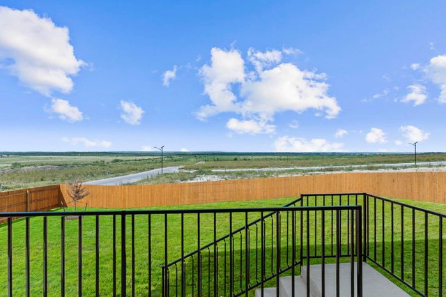 175 Arnold LOOP, Uhland, TX 78640