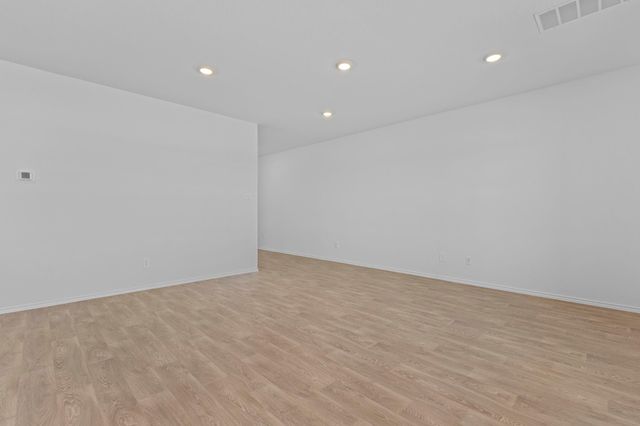 175 Arnold LOOP, Uhland, TX 78640