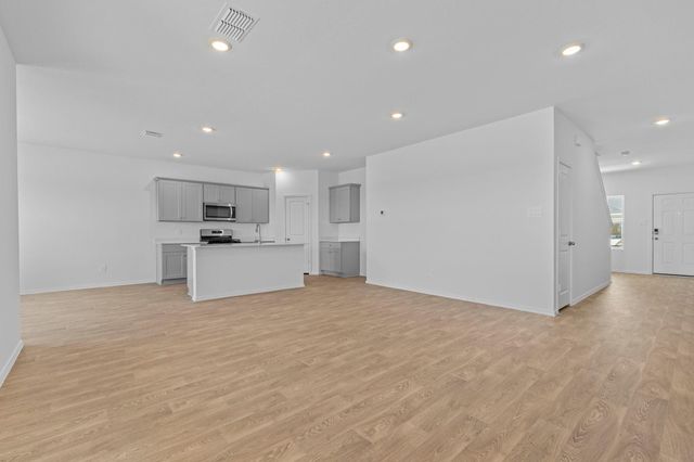 175 Arnold LOOP, Uhland, TX 78640