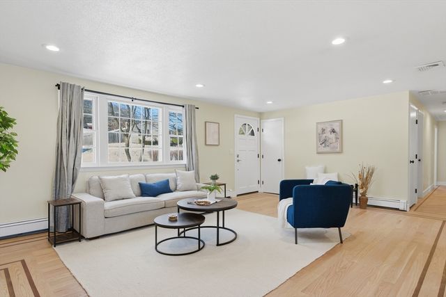 108 Cherry St, Framingham, MA 01701