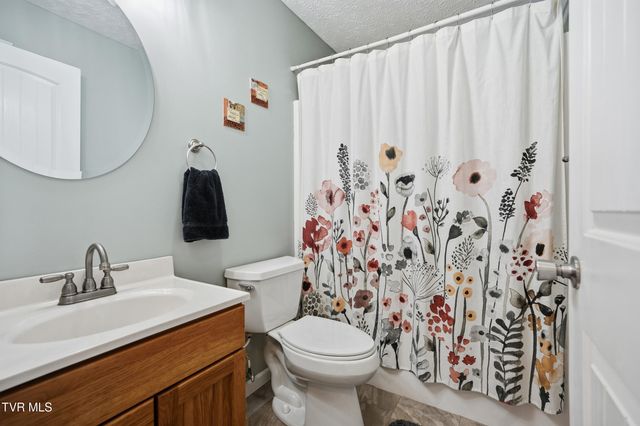 104 Wise Lane, Lebanon, VA 24266