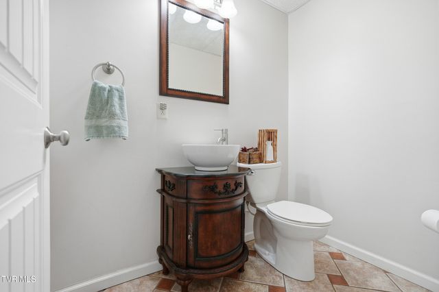 104 Wise Lane, Lebanon, VA 24266