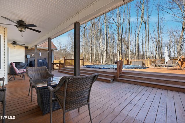 104 Wise Lane, Lebanon, VA 24266