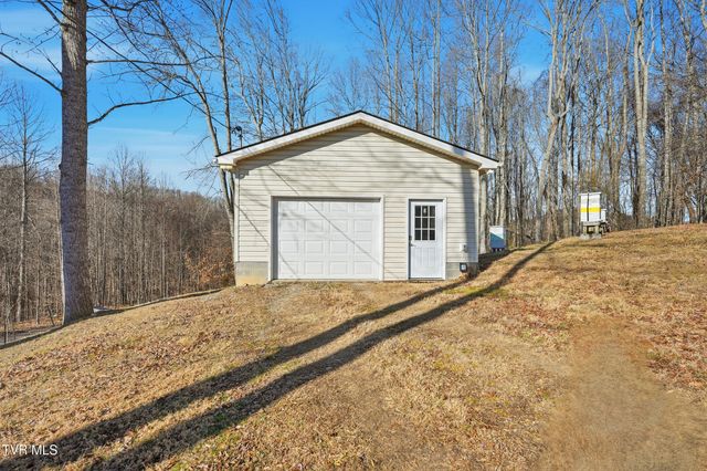 104 Wise Lane, Lebanon, VA 24266