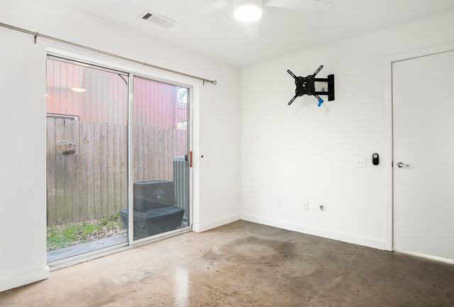 2936 Commerce Street, Houston, TX 77003