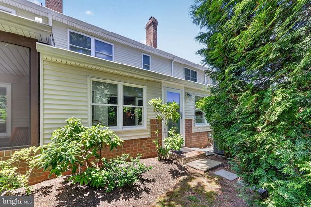 40 SUTPHIN PNES, Yardley, PA 19067