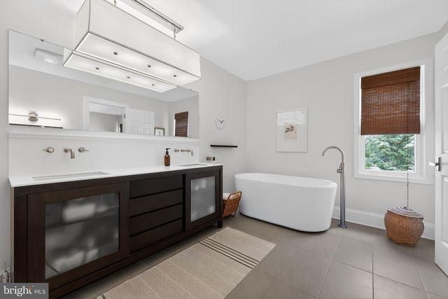 40 SUTPHIN PNES, Yardley, PA 19067