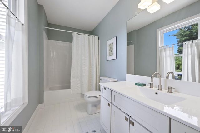 40 SUTPHIN PNES, Yardley, PA 19067