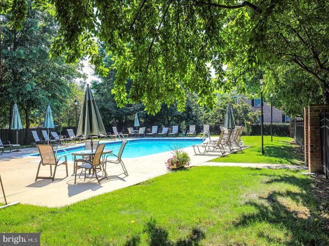 40 SUTPHIN PNES, Yardley, PA 19067