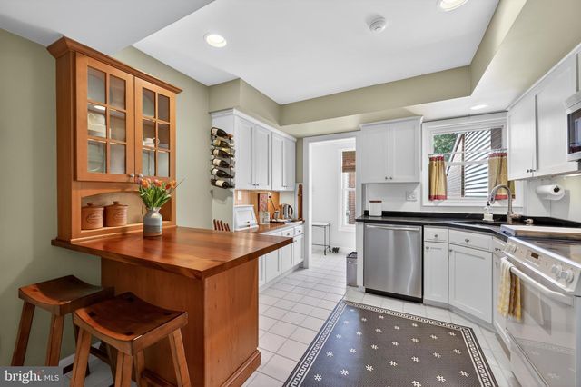 40 SUTPHIN PNES, Yardley, PA 19067