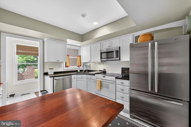 40 SUTPHIN PNES, Yardley, PA 19067
