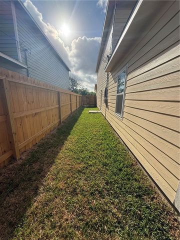 3035 Sabinas St, Corpus Christi, TX 78405