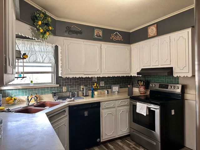 2 Tishimingo Drive, Cherokee Village, AR 72529