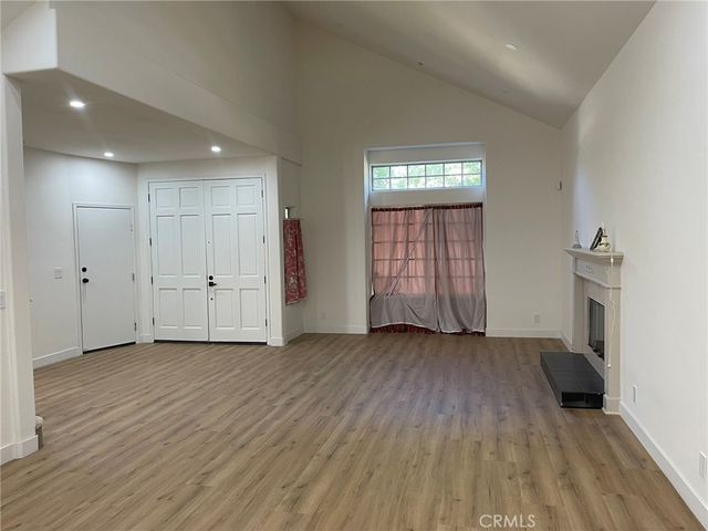 9400 Aqueduct Avenue, North Hills, CA 91343