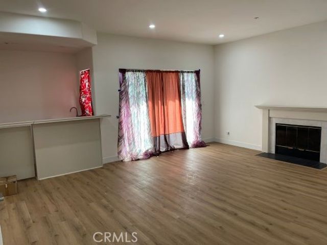 9400 Aqueduct Avenue, North Hills, CA 91343