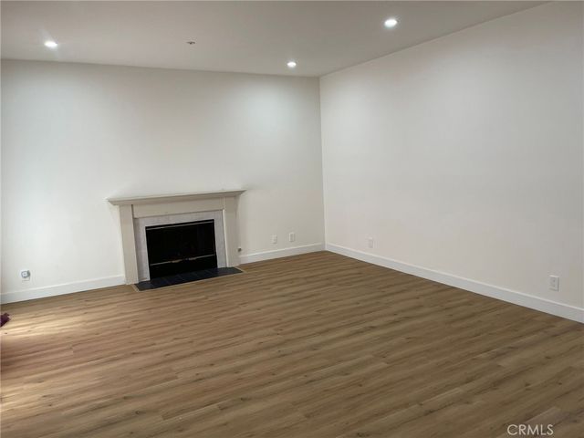 9400 Aqueduct Avenue, North Hills, CA 91343