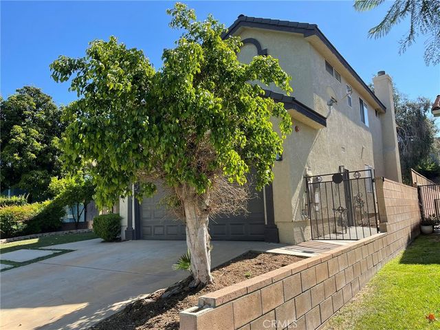 9400 Aqueduct Avenue, North Hills, CA 91343