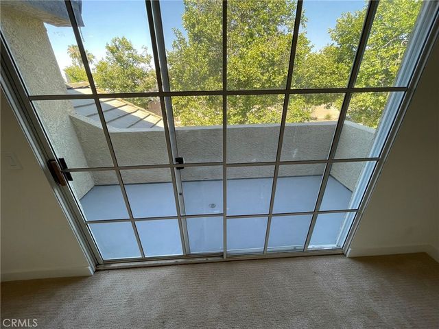 9400 Aqueduct Avenue, North Hills, CA 91343