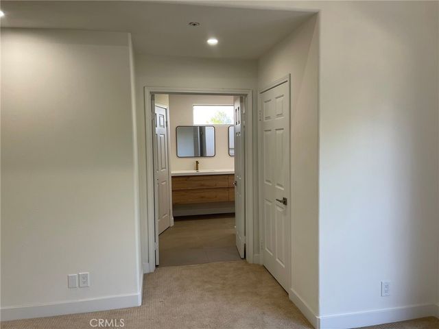 9400 Aqueduct Avenue, North Hills, CA 91343