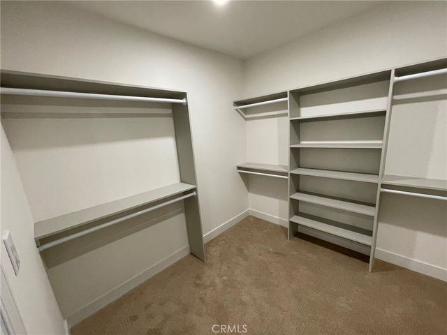 9400 Aqueduct Avenue, North Hills, CA 91343