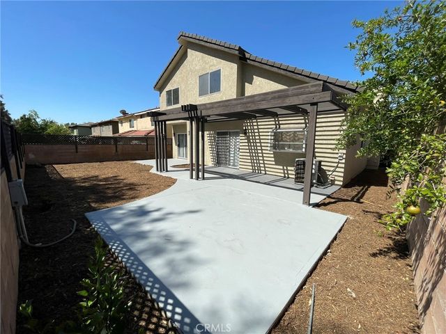 9400 Aqueduct Avenue, North Hills, CA 91343