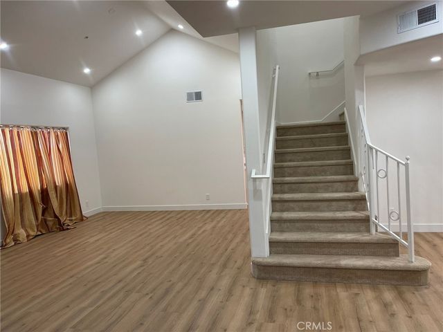 9400 Aqueduct Avenue, North Hills, CA 91343