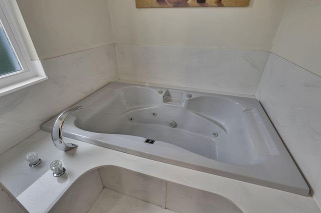 713 Marburn Drive, Columbus, OH 43214