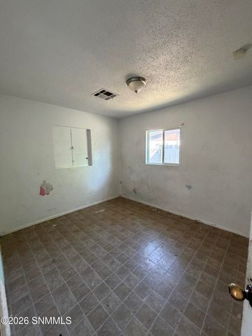 1301 Lees Drive, Las Cruces, NM 88001