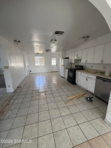 1301 Lees Drive, Las Cruces, NM 88001
