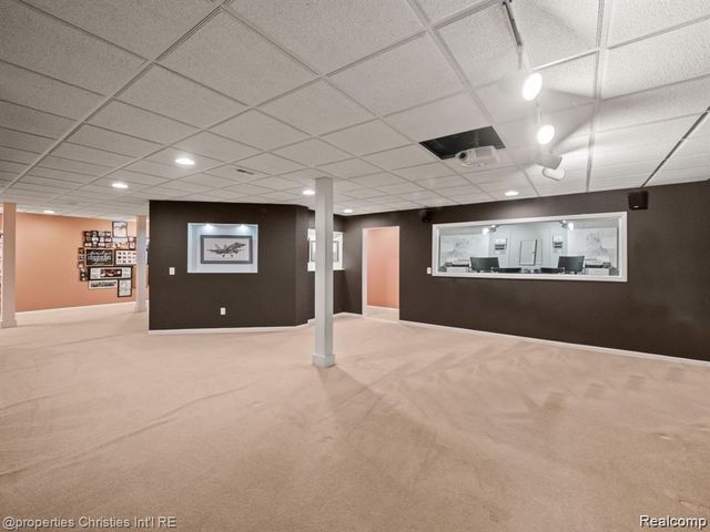 6304 Pennington Drive, White Lake, MI 48383
