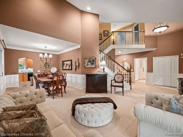 6304 Pennington Drive, White Lake, MI 48383