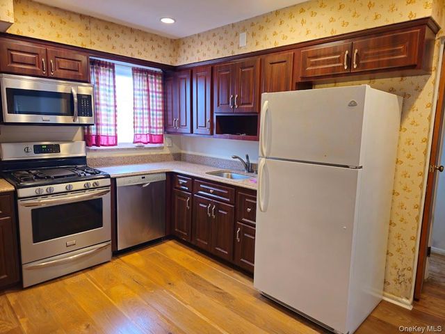 107 Union Avenue, Lynbrook, NY 11563