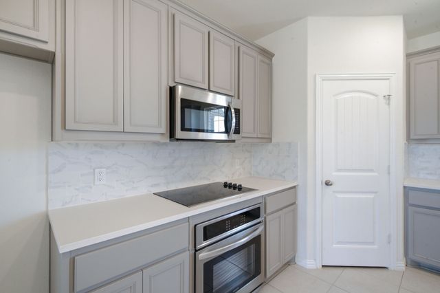 1009 Northern Oaks Court, Springtown, TX 76082