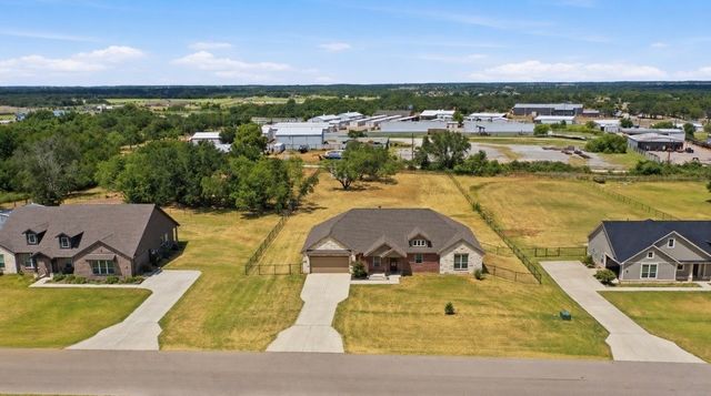 1009 Northern Oaks Court, Springtown, TX 76082